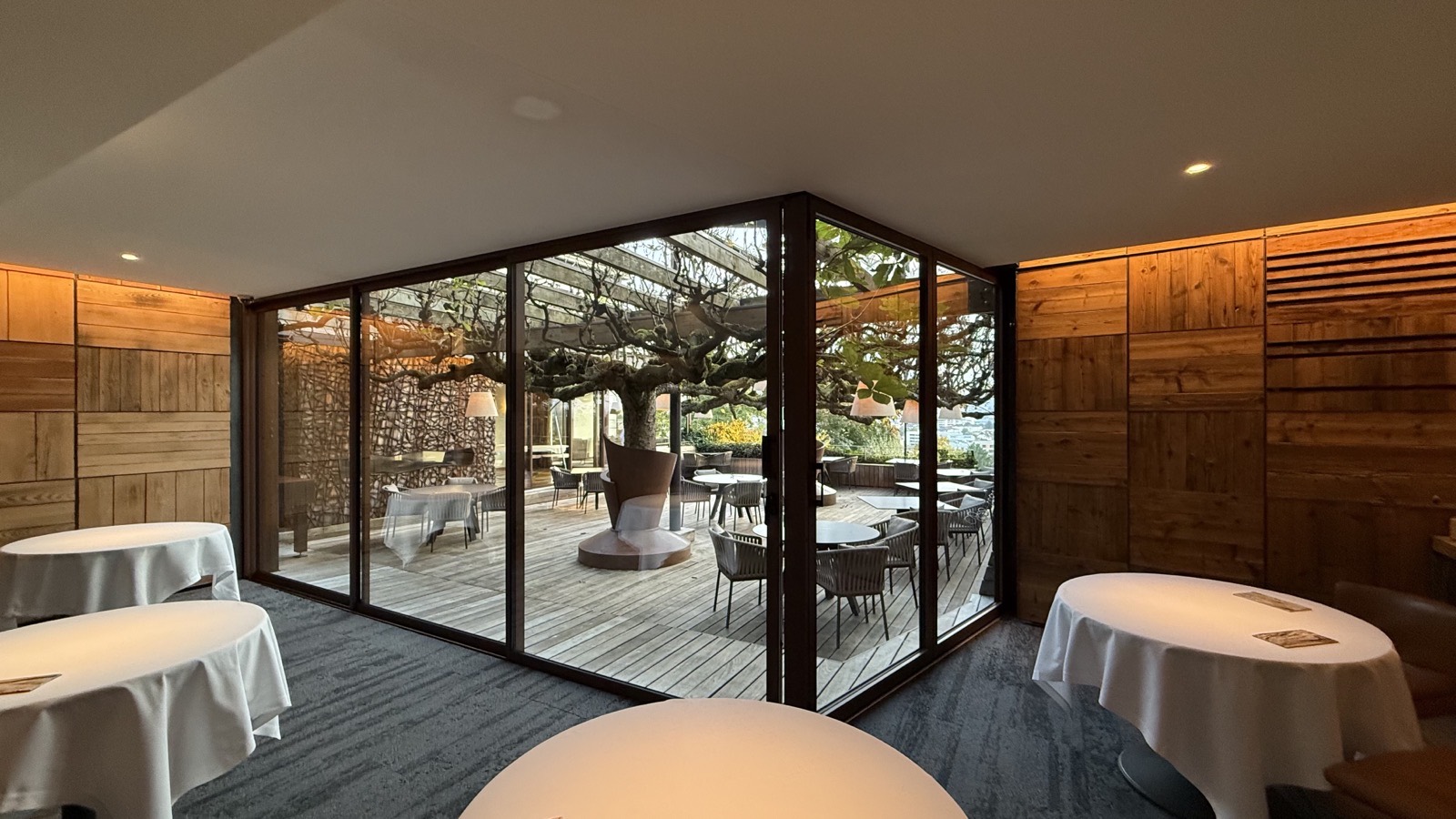 Décoration éphémère et scénographie pour hôtels : créez l’événement, Votre décor intérieur est votre meilleur argument marketing